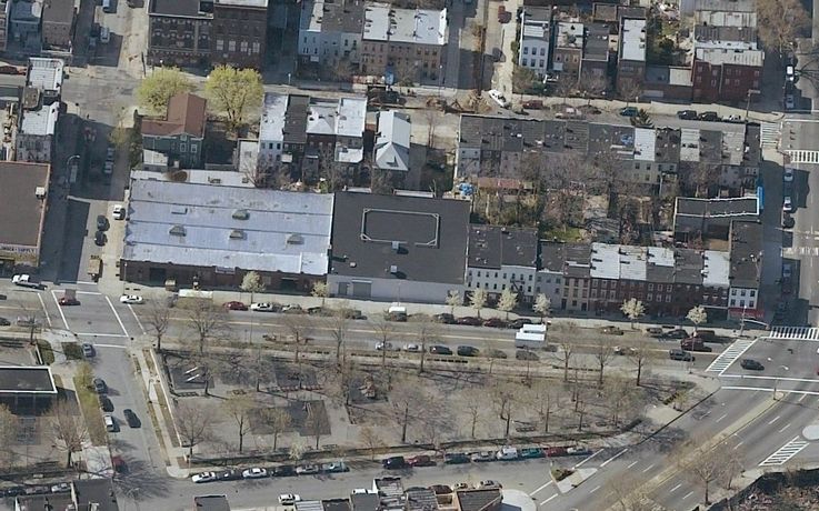 Callahan & Kelly Park: Callahan & Kelly Park - FULTON et TRUXTON STS -3